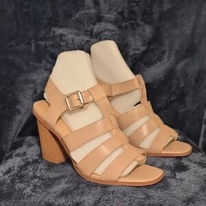 Chic Tan Strappy Block Heel Sandals